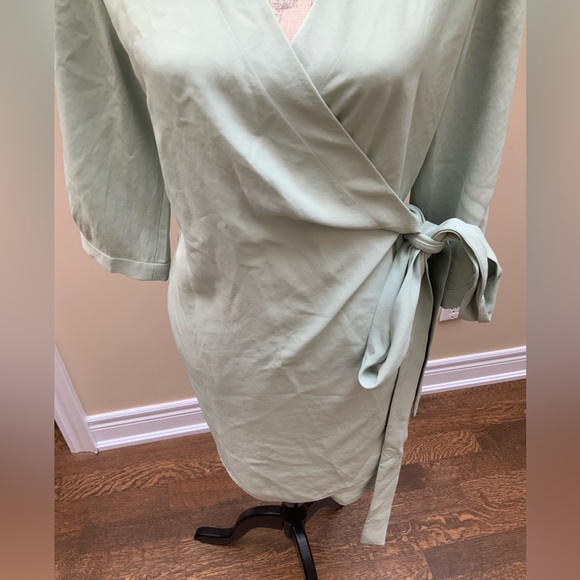 EVERLANE The Japanese GoWeave Long-Sleeve Mini Wrap Dress SZ 8 Like New - Picture 9 of 16